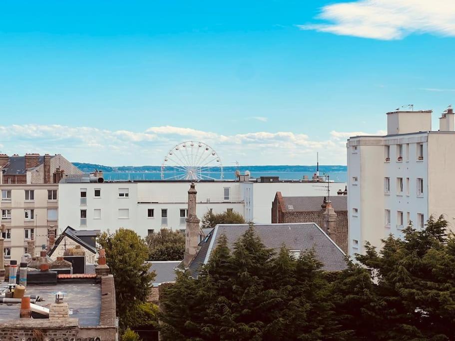 Le Petit Nid Perche Sous Les Toits, Vue Mer Le Havre Luaran gambar